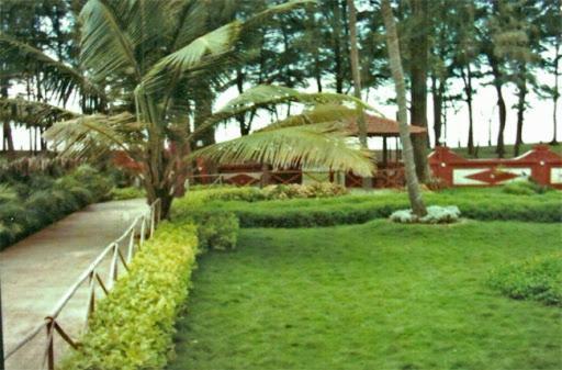 Seawoods Beach Hotel Dahanu Esterno foto